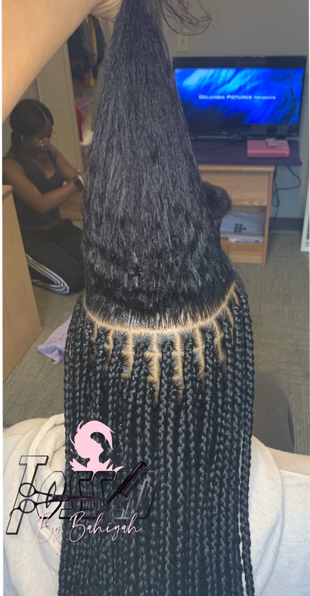 Queen_Bahiyah_'s tweet photo. go follow & support my hair page 😘 Instagram- @tossedbybahiyah #phillybraider #phillyknotless #phillyboxbraids #bookwithme https://t.co/mnpkUbm4hQ