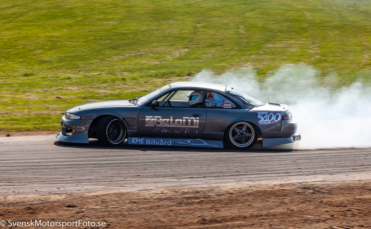 SvMotorFoto's tweet image. Gatebil sommaren 2019 på Mantorp Park #gatebil #gatebil2019 #mantorppark #mantorp #pariskurvan #drifting #driftcars #smoke #bresladd #racecars #action #motorsport #motorfot #svenskmotorsportfoto #canon #canonfullframe