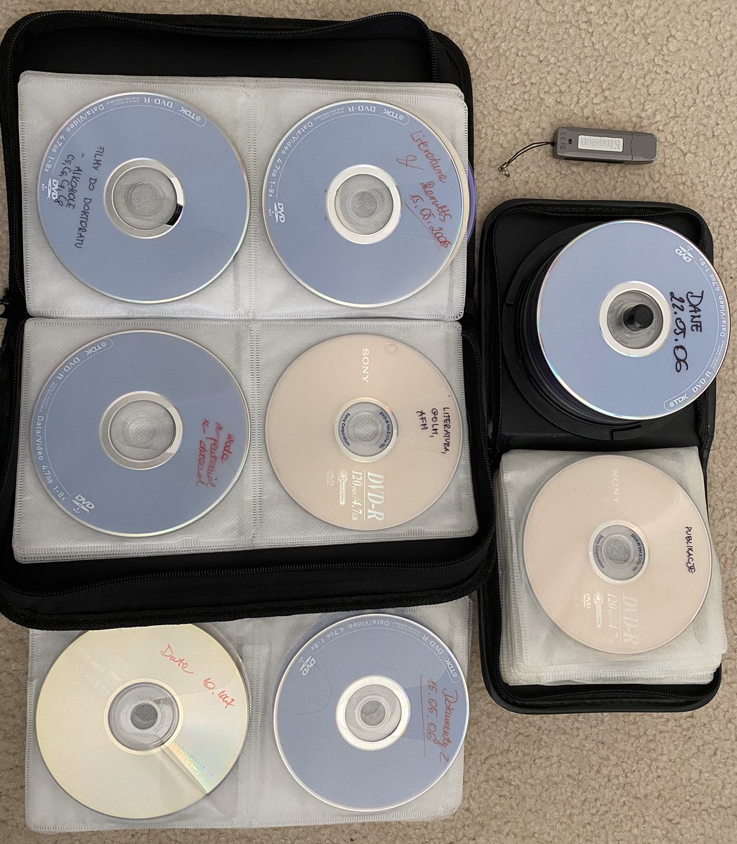🙌 <a href="/UniversitySA/">UniSA</a> has AMAZING support for data storage #UniSAResearchDataStorage👍 @morgana4 <a href="/karl_sellmann/">Karl Sellmann</a> &amp;team working hard with <a href="/ANSTO/">ANSTO</a> <a href="/ausynchrotron/">Australian Synchrotron</a> <a href="/SciAndreas/">Dr Andreas Moll</a> &amp;team to make sure our big tron data files are transfered&amp;stored properly. Thank you! My historic PhD data below 😳