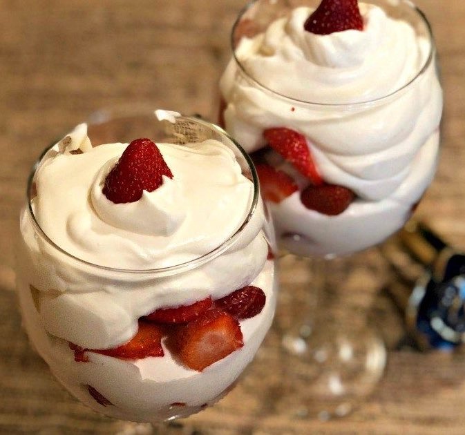Que ganas de 20 kilos de frutillas con crema 🤤