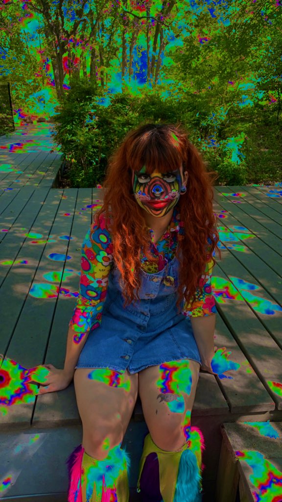 jazzythegreat0's tweet photo. Lmao imagine ur walking a park &amp; run into this, wyd? https://t.co/25yQaNYR2u
