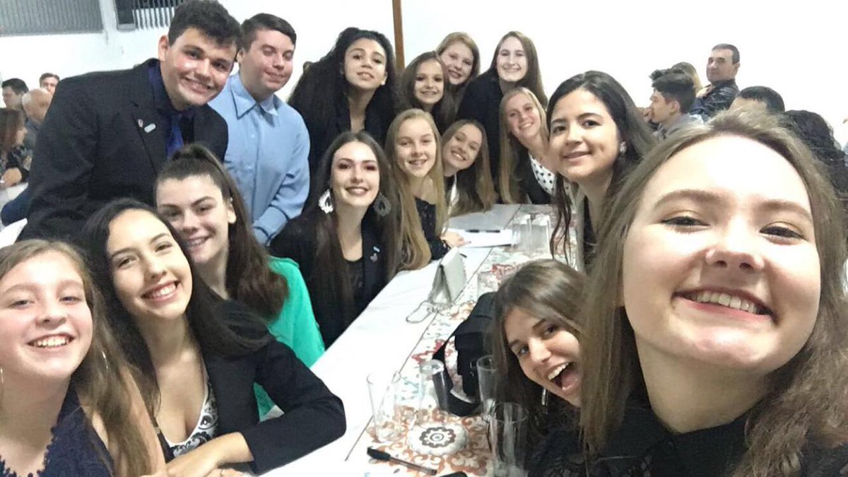 PotterheaddoD12's tweet photo. 4 fotos são pouco pra expressar COMO AMO
#InteractChallenge https://t.co/ZcTB6bTNaJ