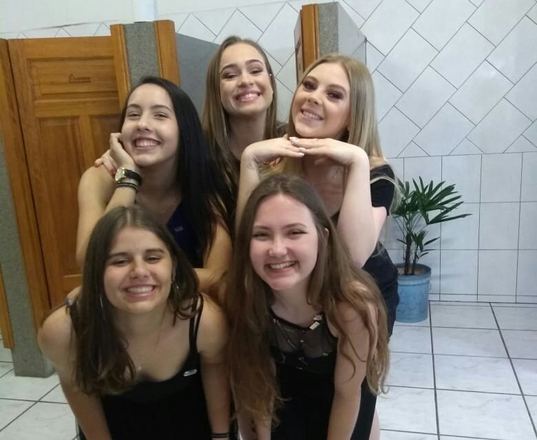 PotterheaddoD12's tweet photo. 4 fotos são pouco pra expressar COMO AMO
#InteractChallenge https://t.co/ZcTB6bTNaJ