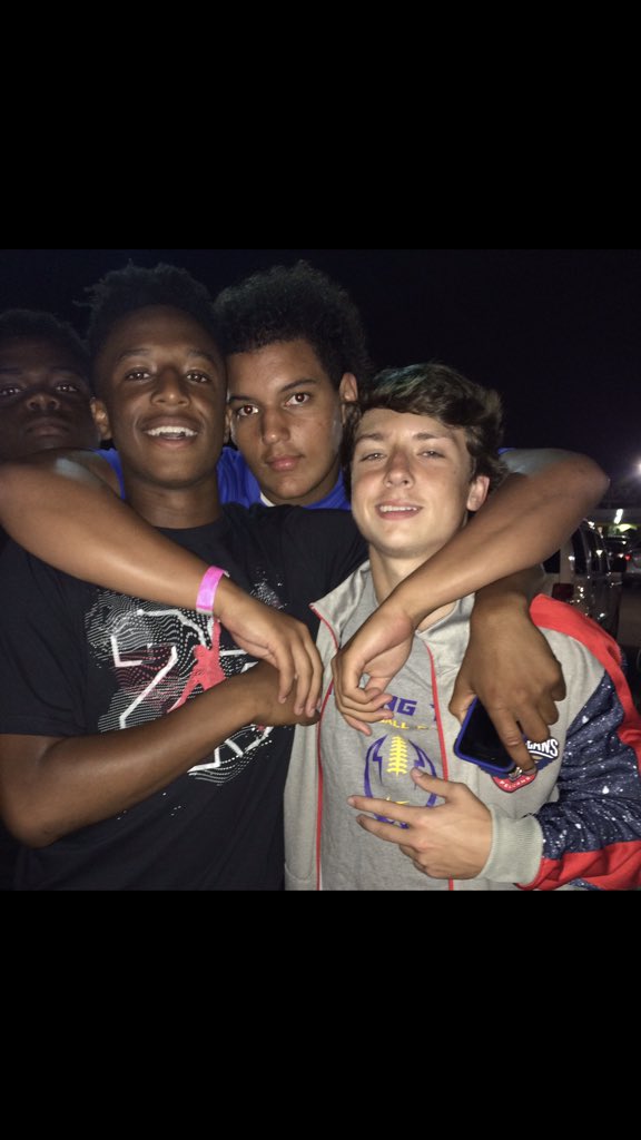 brown__013's tweet photo. Cobi its been a crazy year since you left man ik u still looking down on me not a day goes by that i dont think ab you miss you more and more everyday💜 #LLC💜 https://t.co/9t0f5OfWeL