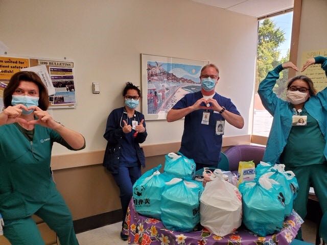 HustSeattle's tweet photo. Continue supporting medical workers! Picture from Swedish Cherry Hill in Seattle. #WeGotThisSeattle https://t.co/9xckyvZUbD