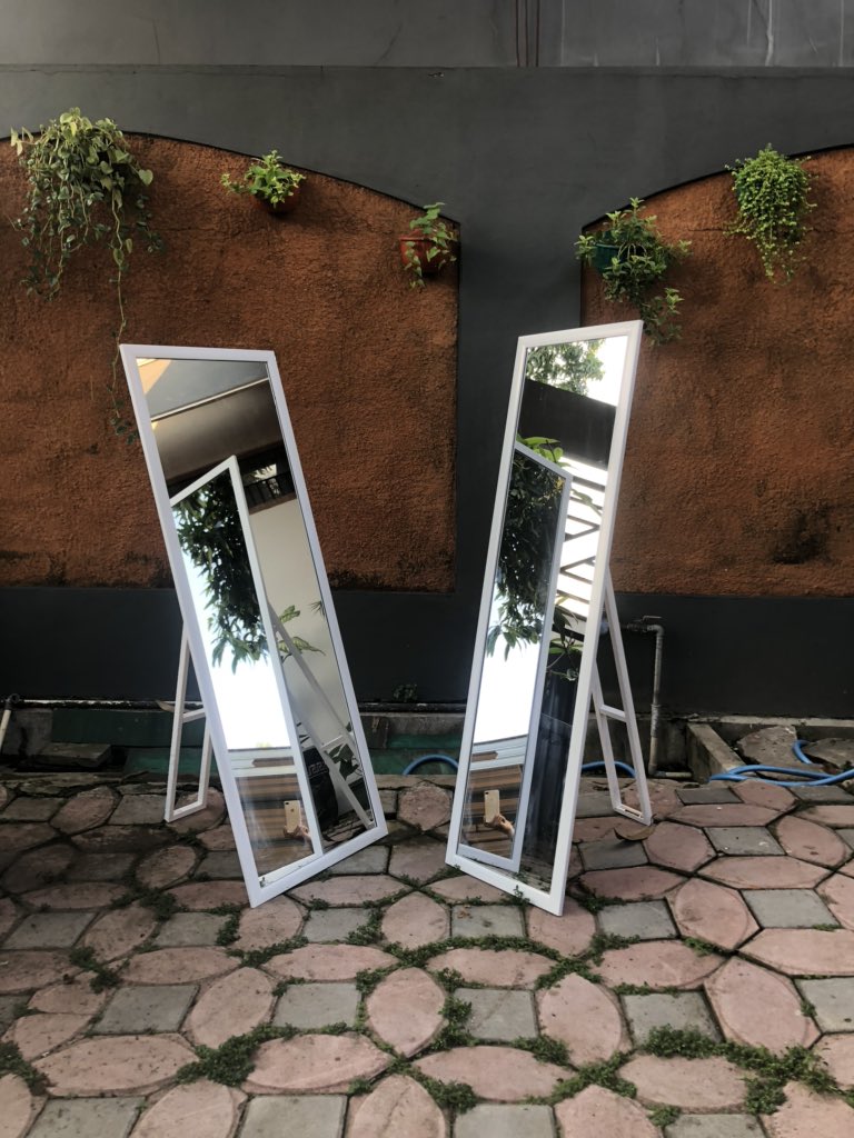 nisrinaals's tweet photo. @mmrslln Tambah cantik lagi kamarnyaaaa kalau dilengkapi kaca fullbody dan vanity mirror dari ig @kilau.co HEHEHEHE.

kaca fullbody mulai 190.000an aja.
bisa cod area SOLOOO LO LO✨✨✨ https://t.co/7L8H9Xom9W