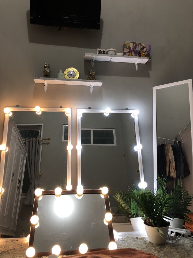 nisrinaals's tweet photo. @mmrslln Tambah cantik lagi kamarnyaaaa kalau dilengkapi kaca fullbody dan vanity mirror dari ig @kilau.co HEHEHEHE.

kaca fullbody mulai 190.000an aja.
bisa cod area SOLOOO LO LO✨✨✨ https://t.co/7L8H9Xom9W
