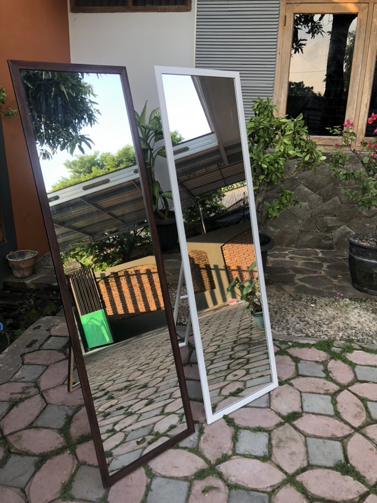 nisrinaals's tweet photo. @mmrslln Tambah cantik lagi kamarnyaaaa kalau dilengkapi kaca fullbody dan vanity mirror dari ig @kilau.co HEHEHEHE.

kaca fullbody mulai 190.000an aja.
bisa cod area SOLOOO LO LO✨✨✨ https://t.co/7L8H9Xom9W