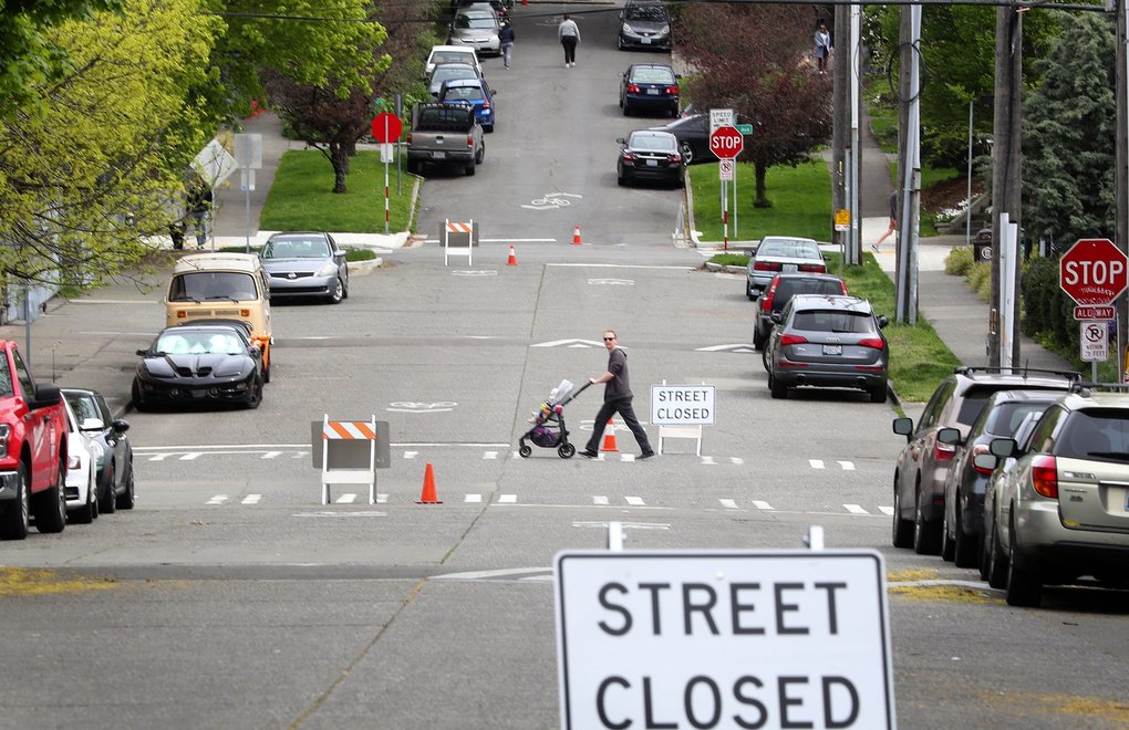 Seattle looks to permanently close some streets seattletimes.com/seattle-news/t…