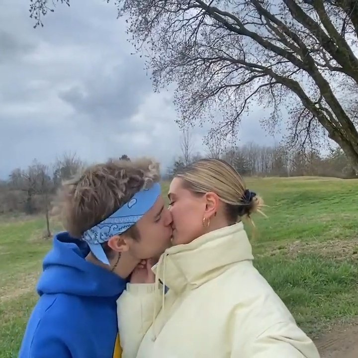 kidrauhIstin's tweet photo. True Love!!♡
@justinbieber & @haileybieber
#StuckwithU https://t.co/qdYniS2JhF