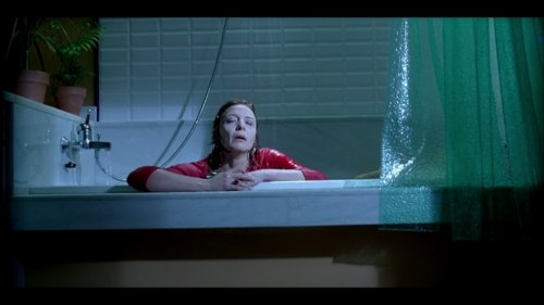 TheRealLilOs's tweet photo. ""He besado más botellas que personas y sinceramente, una resaca duele menos que un desamor" Charles Bukowski

La Flor de mi Secreto (1995, Pedro Almodóvar) https://t.co/FDd3ThIfK5
