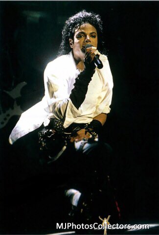 TessMJLover21's tweet photo. Dirty Diana 😊 ❤️ #MichaelJackson #MJKingOfPop #MichaelJacksonIsInnocent #FactsDontLiePeopleDo #MJInnocent #LoveYouMJ https://t.co/PD1a5fIj5u