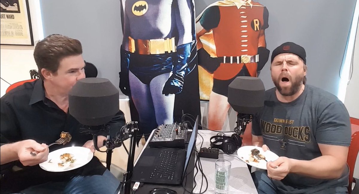 moviemaven11's tweet image. I’m catching up on the Ralph Report and just listened to munchin Monday- I felt badly for you @eddiepence and I dry heaved along with you.  #eddiots #garmy