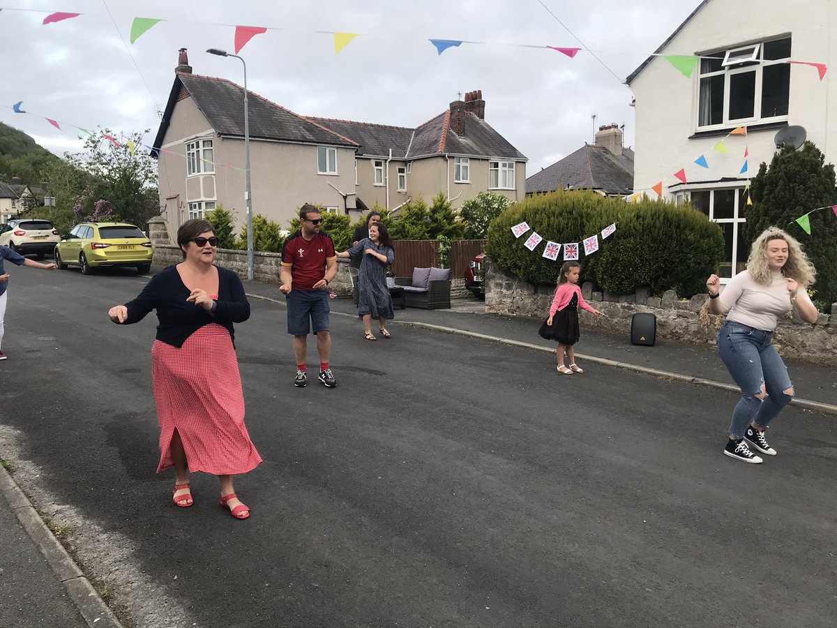 katehmedia's tweet photo. Coming up at 0725 on @GMB the ‘VE Day dance’ on a street in North Wales to mark #VEDay75 #VEDay2020 These residents have been dancing daily together whilst keeping a safe distance from one another @peteonsound @JeffMediaSat1 https://t.co/AwCPIJyHGE