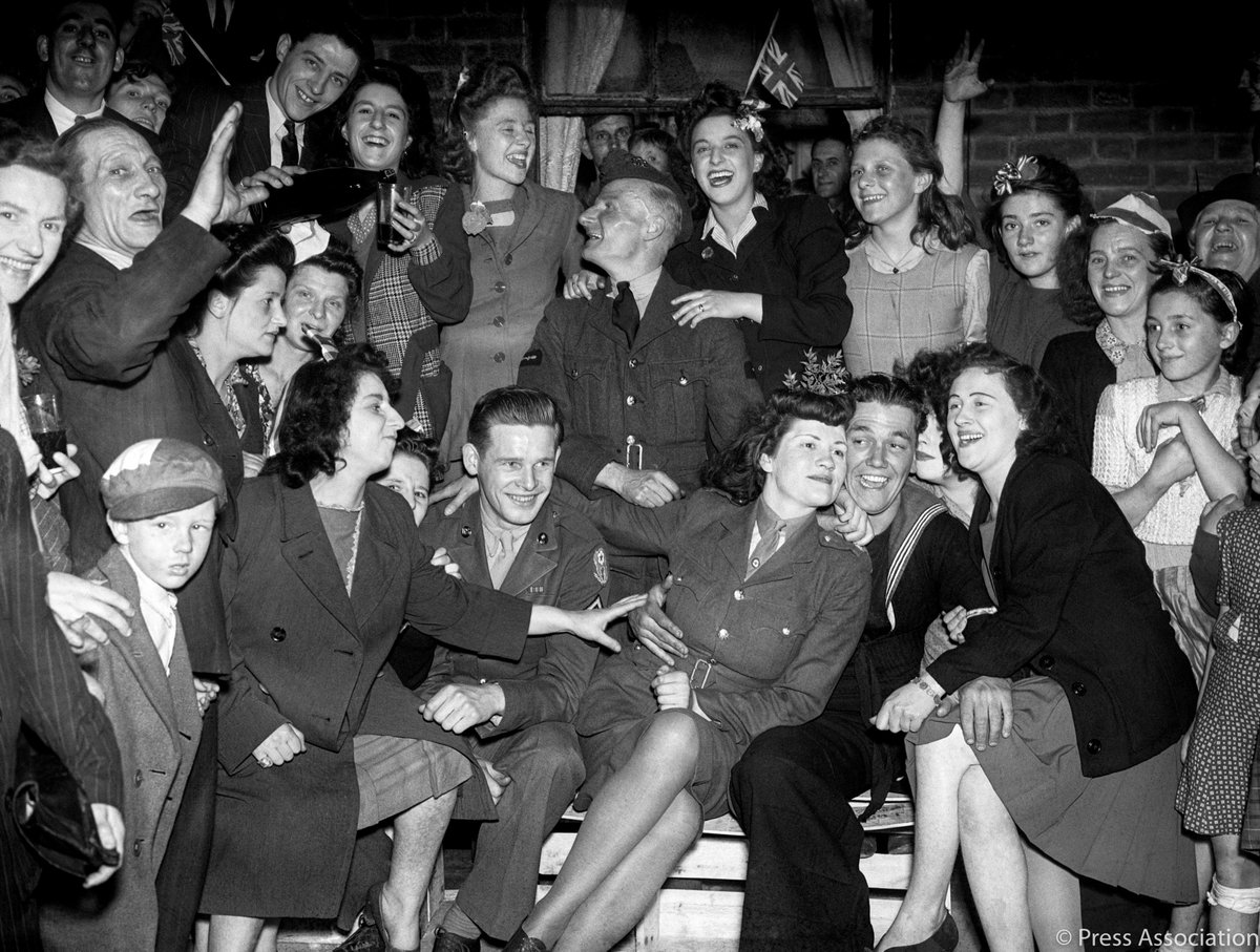 KensingtonRoyal's tweet photo. Today marks the 75th anniversary of VE Day — 75 years since the guns fell silent at the end of the Second World War in Europe.

On this day millions of people took to the streets and pubs to celebrate peace, mourn their loved ones, and to hope for the future. #VEDay75 https://t.co/Vjv9faqXcK
