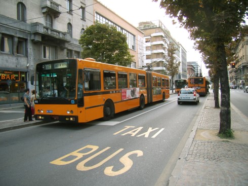 AMTToscana's tweet photo. Trasporto pubblico e misure di prevenzione. AMT Toscana ha lanciato un sondaggio.

Quali sono le misure aggiuntive a quelle previste dalla legge che fanno sentire più sicuri gli utenti a bordo?

Diteci la vostra opinione!

https://t.co/lGowcIqPPl https://t.co/VZYbIw0E28