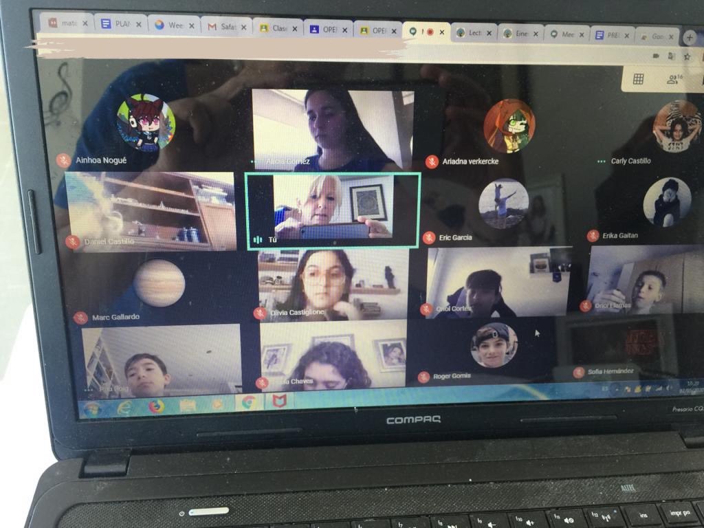 Cemporda's tweet photo. alumnes de #5èprimcee1920 estem immersos en la creació de la línia del temps #apt #teideprojectes Projectes Mare Nostrum Edat Antiga #edatantiga @EditorialTeide @WeerasLearning https://t.co/A0sLz1EjN8