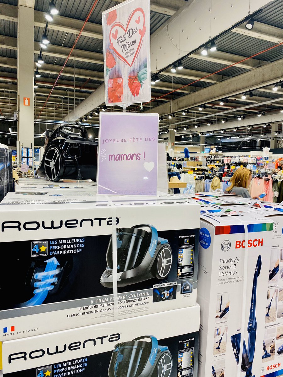 CNiklasson1's tweet photo. Happy #Mothersday -wishes from @GroupeCarrefour, who are reusing their #marketing campaign from 1955... @BoschGlobal and @RowentaUSA ?? #genderequality https://t.co/VlSRrCPbFD