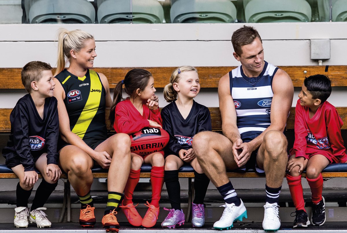 Handball school is now in session with Geelong's Joel Selwood for today's episode of NAB AFL Auskick at Home, thanks to @NAB! 🎓🏉 WATCH NOW: afl.to/3bf86xa