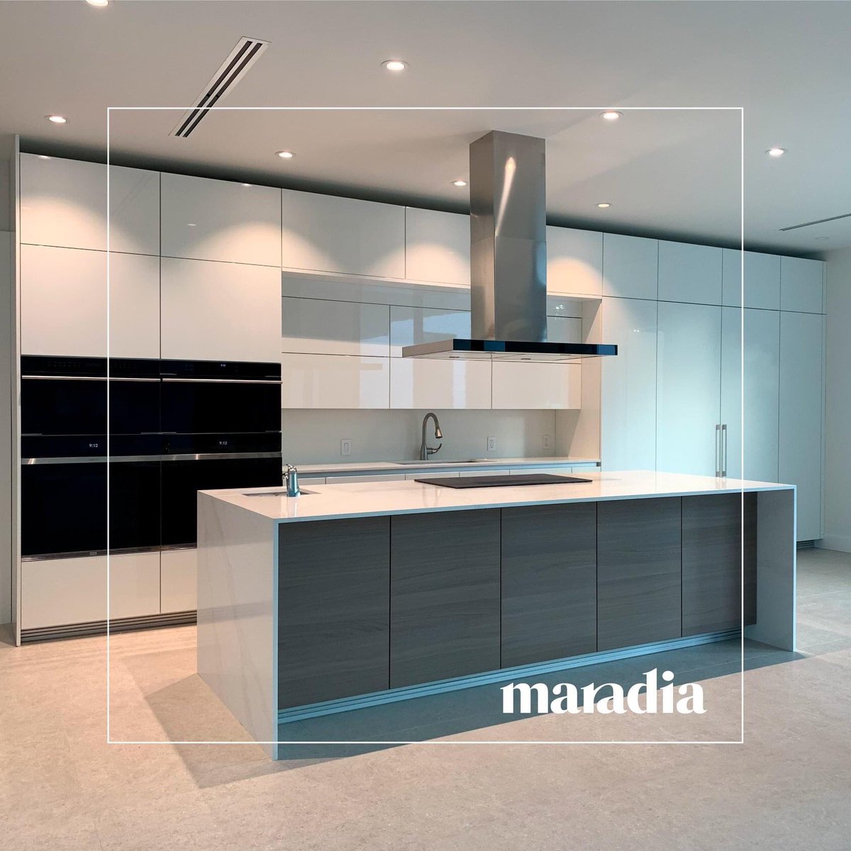 maradia_design's tweet photo. Contemporary kitchen by Poggenpohl +Segmento model designed by the Maradia team for an Italian customer in his beautiful residence in Miami. https://t.co/TwK3vZA7Dp