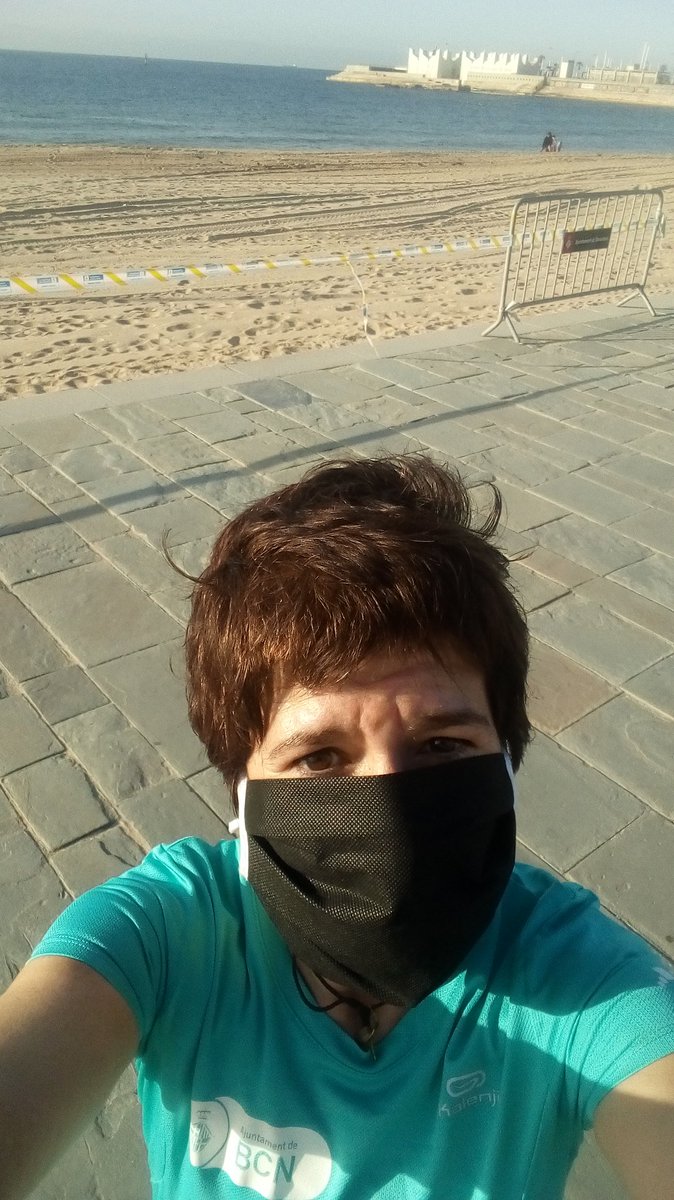 emparmoliner's tweet photo. Acabo d'anar a córrer per la platja i n'escriuré, d'aquí una estona, al @diariARA https://t.co/plYAa0xQMP