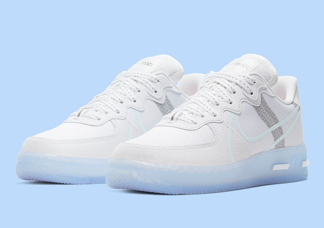 acerca de Equipo de juegos fragmento Sneaker News al Twitter: "The Nike Air Force 1 React "Ice" releases in 15  minutes in select European retailers! Store list: https://t.co/uvVbuMgrro  https://t.co/Ee5WCDbSdH" / Twitter