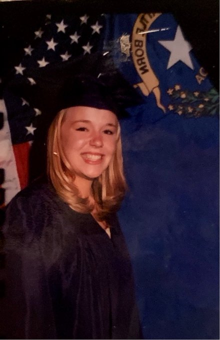 #ThrowbackThursday My graduation photo 🙈 https://t.co/swGKn1GlIE