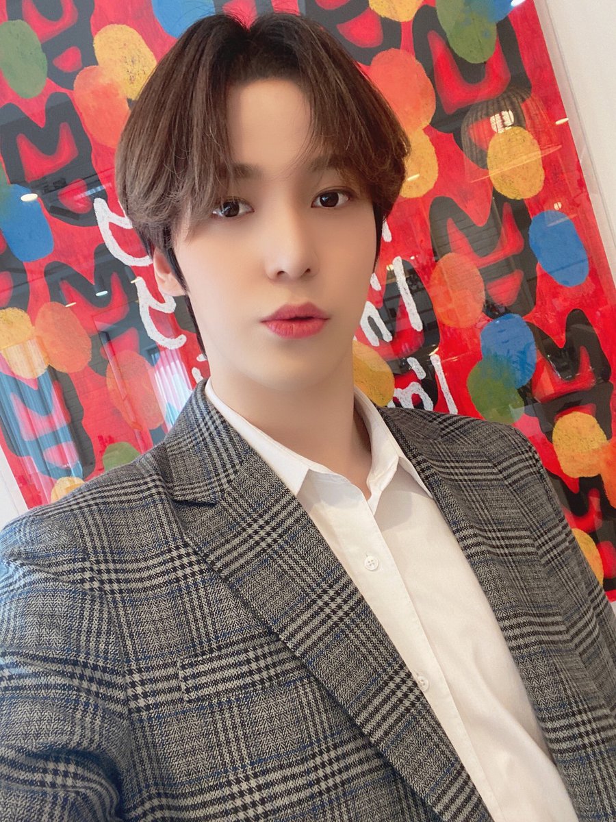 ATEEZofficial's tweet photo. [#윤호] 오늘도 에이티니 덕분에 행복해요☺🌹
#ATEEZ #에이티즈 https://t.co/oZ2Ha5Ozfg
