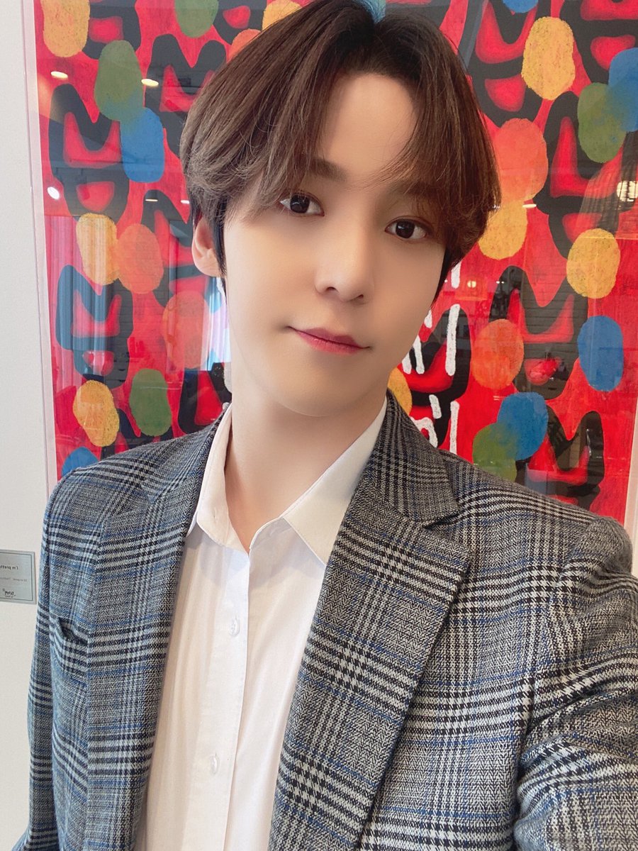 ATEEZofficial's tweet photo. [#윤호] 오늘도 에이티니 덕분에 행복해요☺🌹
#ATEEZ #에이티즈 https://t.co/oZ2Ha5Ozfg