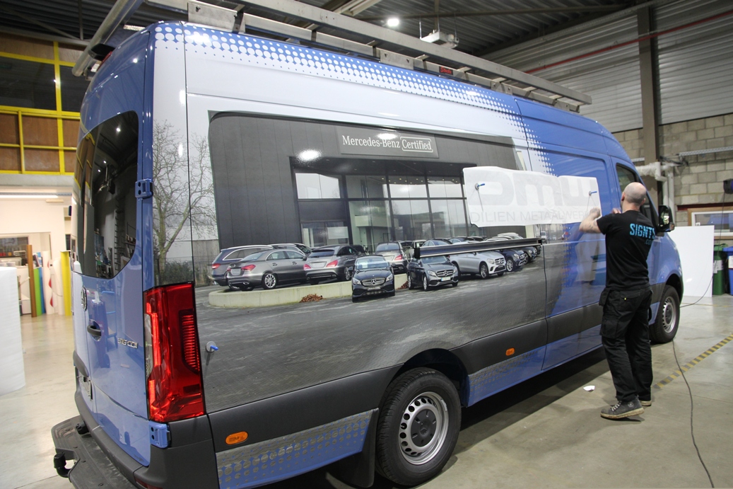 A loyal Grafityp customer in the spotlight!

The company SIGNTS didn't hesitate for one second to use the GRAFIPRINT product Grafiprint AE38C in combination with its corresponding laminate LAMx40 when they had to wrap a number of vans in full colour.

grafityp.com