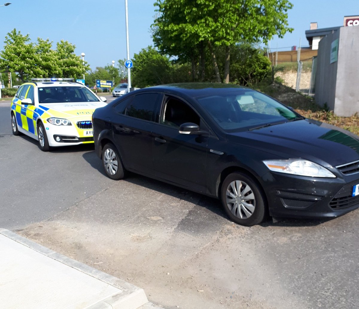 NSRAPT's tweet photo. This vehicle was stopped by #RAPT in @PoliceStow #Stowmarket which is linked to drug supply. @NSPoliceDogs assisted &amp; recovered a number of wraps of suspected Class A drugs. The driver gave a positive @DrugWipeUK for Cocaine &amp; has entered the country illegally! #arrested #PC1852 https://t.co/N28wgUvOYp