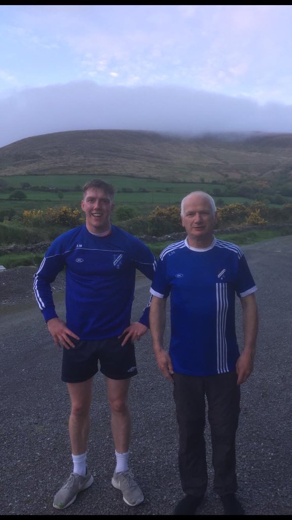 bantryblues's tweet photo. We are off. @bantryblues 24 Hr #Runathon #Run4Pieta with Eoin Minehane 1st runner on the road - Beauitful morning as we commence our #Darknessintolight for @PietaHouse #Blues4pieta https://t.co/sT5WSuttU7