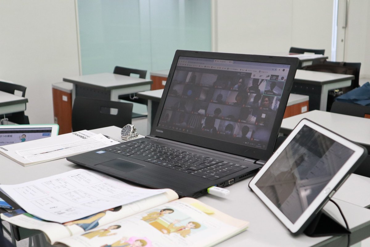 ট ইট র 細田学園中学校 公式 今日は新入生の英語 オンライン授業 にお邪魔しました 初学の英語に困難を感じていないかと心配 しましたが 授業中のアンケートではみんな 英語好き と言ってくれている様子です 先生も様々なdevice Technologyを駆使し