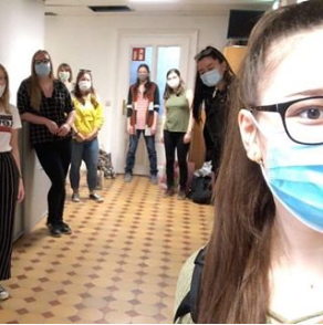 SacreCoeurP's tweet photo. Unsere Maturant*innen sind zurück in der Schule - selbstverständlich unter Einhaltung aller Abstands- und Hygieneregeln. #kurzvormziel #soschaffenwirdas #BAfEP #Pressbaum #sacredheartschool https://t.co/TRz3qgxdU3