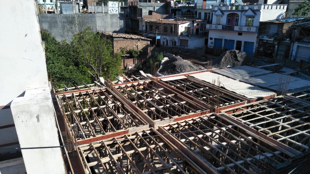 maheekamaini's tweet photo. No NOC,No permission from municipality and administration, no maps approval,still construction of a banquet hall going on in this strict https://t.co/B7R8QayElH.13,SS market,poonch.Municipality is not doing anything
@diprjk @PoonchDm
Totally residential area.#stop_this #iilegal https://t.co/zG0dXy8Fjz