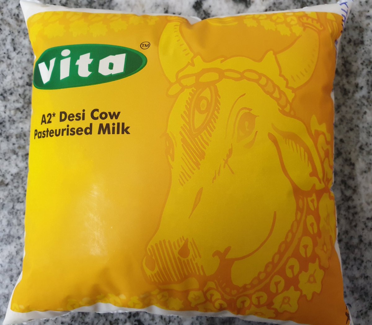 Homemade #Rosogolla. Soft, spongy, delicious. 
Thanks 2 excellent #A2DesiCowMilk fm @HDDCFVITA. This #Milk is a hidden gem in #Haryana #VitaDairy product portfolio.
#রসগোল্লা #रसगुल्ला #BengaliSweets #BengaliDelicacies #IndianDessert #dessert #Gurugram #Gurgaon #HDDCF #VitaIndia