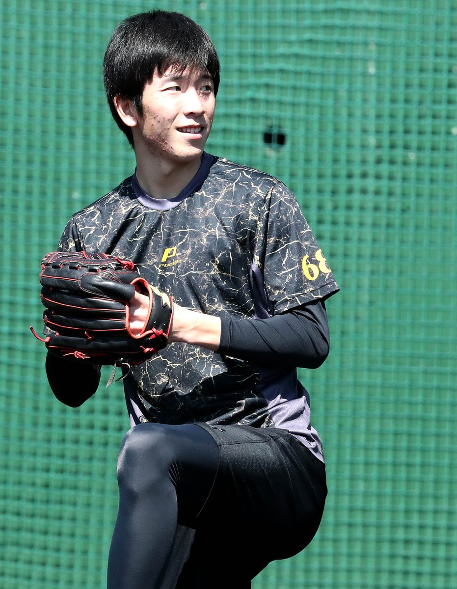スポーツ報知 巨人取材班 בטוויטר 巨人 本日のg球場個人練習 戸郷翔征 投手 今年から背番号 68 から 13 に変更 写真は球団提供 スポーツ報知 巨人取材班 בטוויטר 巨人 本日のg球場個人練習 戸郷翔征 投手 今年から背番号 68 から 13 に変更 写真は球団提供