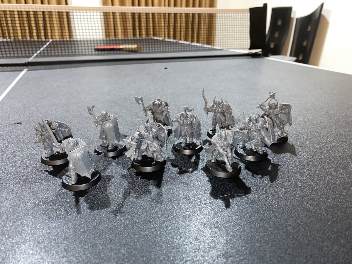 AManWhoGames's tweet photo. Finally put these guys together. Man, what lovely sculpts. Cannot wait to get them painted up in service of Slannesh! #WarhammerCommunity https://t.co/NMW3BwTWzg