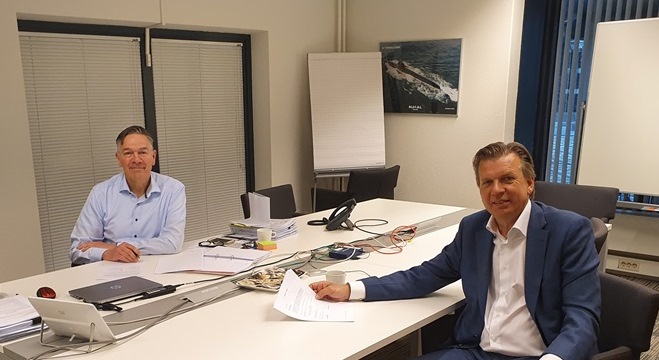 navalgroup_NL's tweet photo. Wij zijn verheugd dat er een overeenkomst is getekend tussen @navalgroup en
@Verebus om een lange termijn samenwerking aan te gaan voor het 
Walrusklasse vervangingsprogramma 
#kennisdelen #onderzeeërs #ILS #samenwerking  #strategischeautonomie https://t.co/ydGXW2W8k9