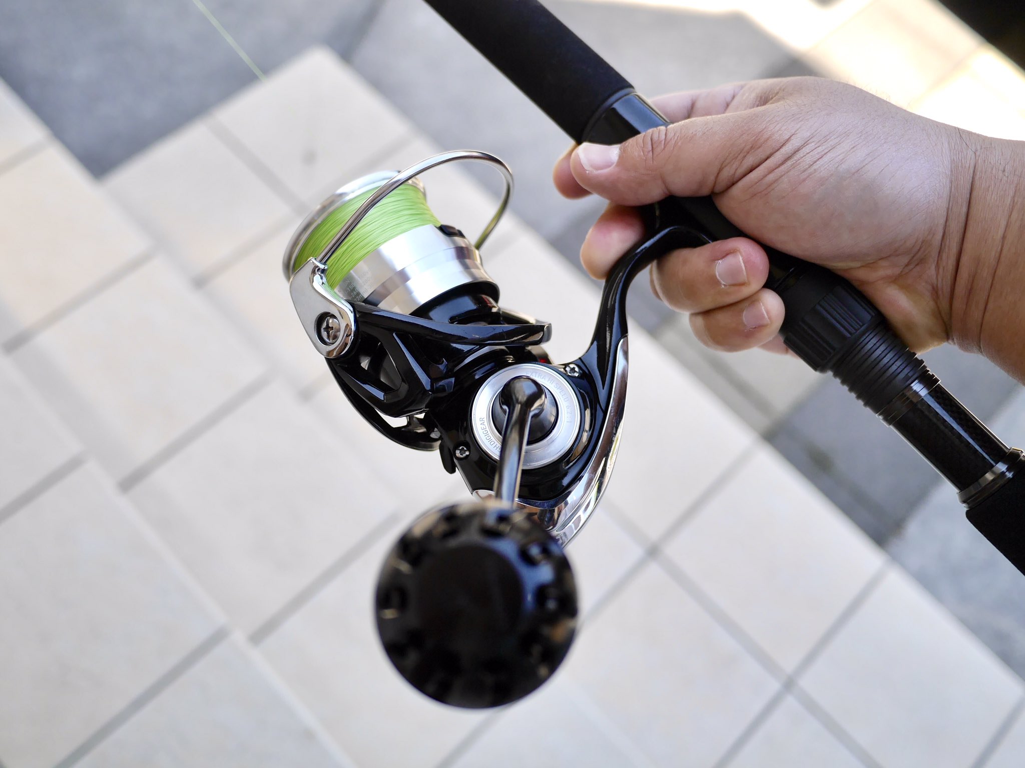 使用3回 ダイワ 19レグザ LT 4000S-CXH ゴメクサスハンドルノブ