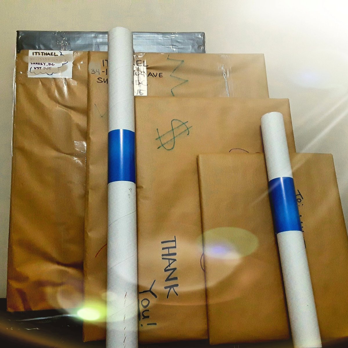 ItsthaEL's tweet photo. I ship Worldwide, Canada and USA!
**Shipping at Extra Cost**
Canvas, Framed, Poster Prints Avail!
Cant wait for these to touch down in their New Homes!!
#vancity #utah #boston #toronto
#paintings #ItsthaEL #OrderYoursToday #ART https://t.co/x6XsVHTWb1