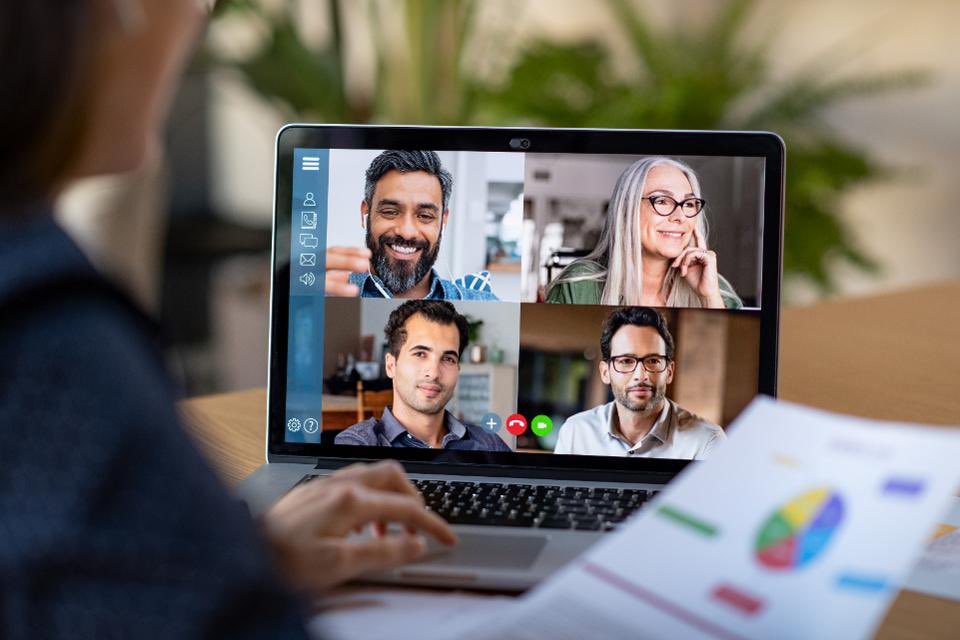 Zoom, Google Meet, Messenger Rooms le "nuove" sale riunioni che ci stanno permettendo di incontrarci, pianificare, discutere anche in questo periodo. Ma quale scegliere? 
Ne parlo per #datamagazine qui 

👉 bit.ly/3bdubMW