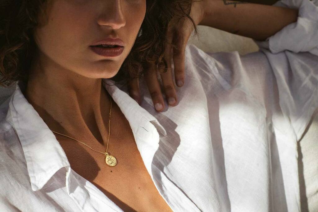 dgerl's tweet image. Today is the day!
New Zodiac jewels by my very clever friend @kirstinash 
Such a beaut team on a sunny Friday just before isolation began:
@robertapecoraro 
@jasmineabmakeup 
@saltcreativestudio_ 
@hollyp 
@nick_ash__ instagr.am/p/B_60XJyAeqT/