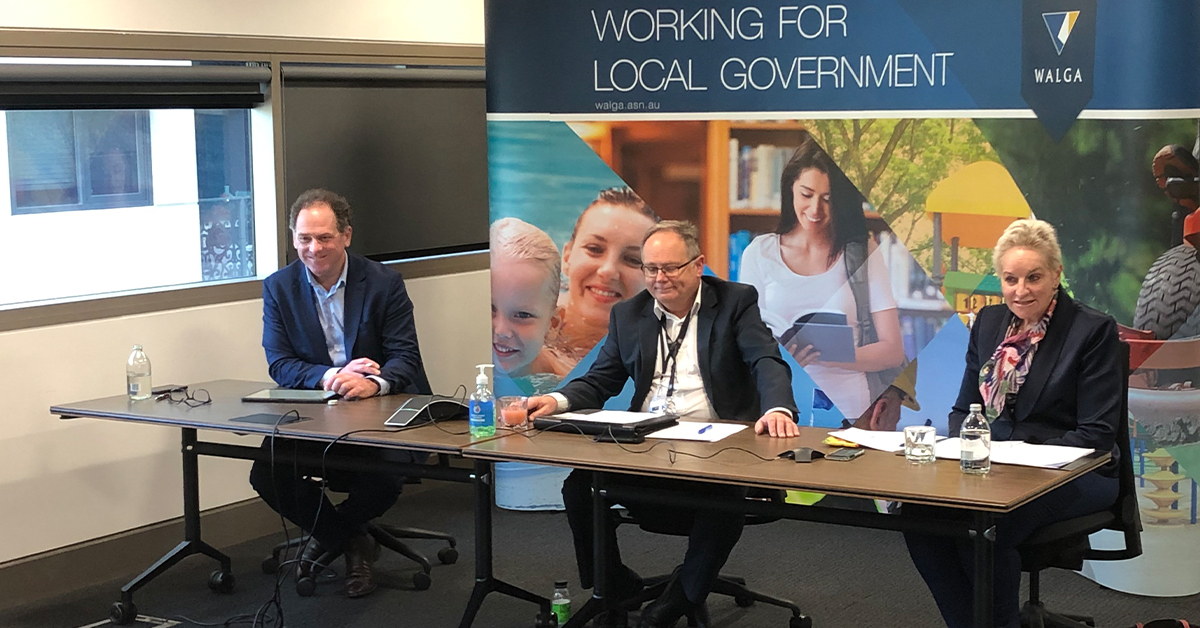 WALGA's tweet photo. DPIRD Director General, Ralph Addis, Minister for Local Government, Hon David Templeman MLA and Minister for Regional Development, Hon Alannah MacTiernan MLA speaking to the Sector in this week's COVID-19 State Briefing webinar.
#LocalGovWA https://t.co/2ygETLrClS