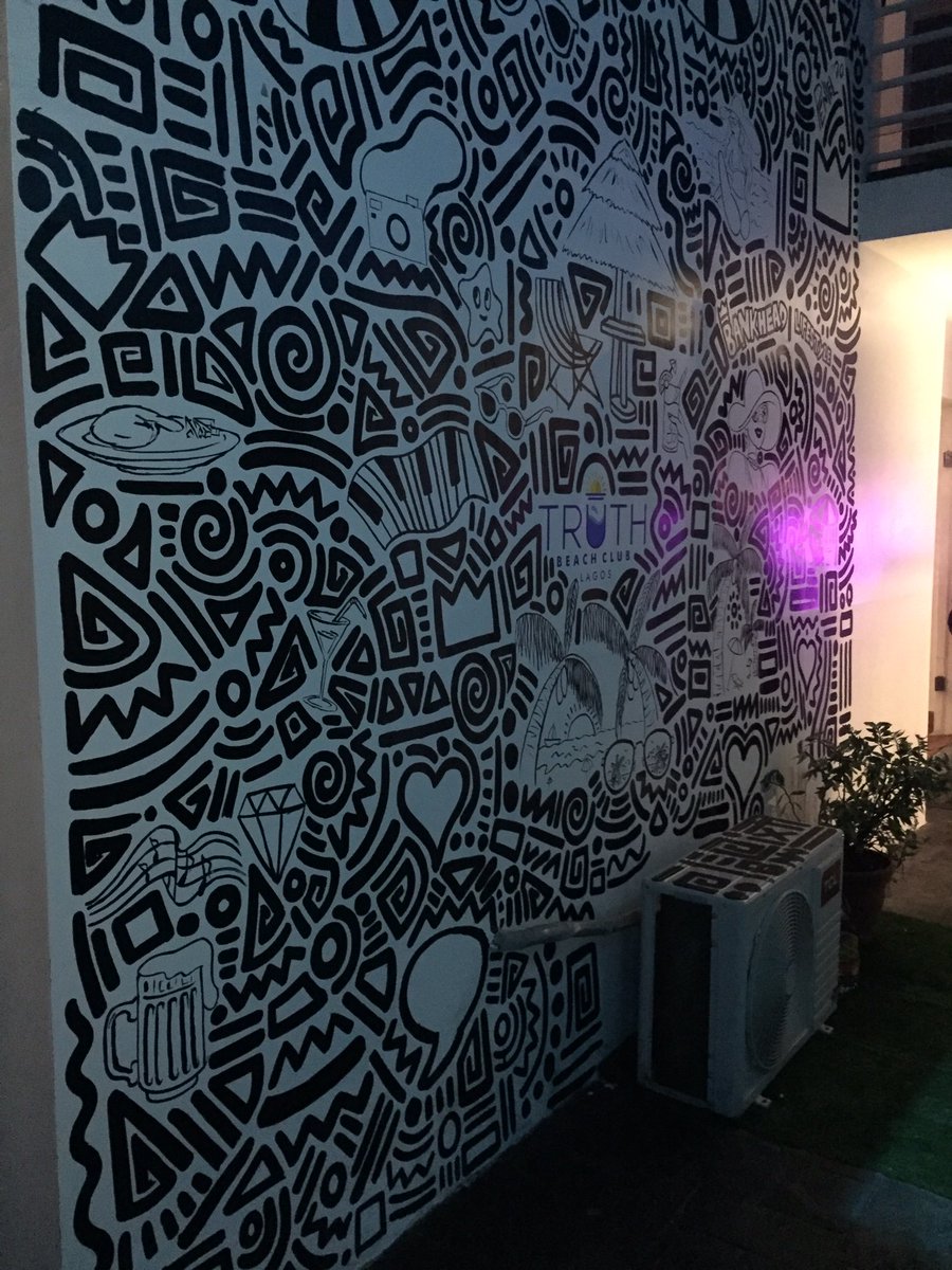 penieltheartist's tweet image. There’s gonna be an indefinite total lockdown that’s for sure.

I’m just here in Lagos trying to make bread for that period. 

Kindly RT for my customers on your TL 🥺🙏🏼

#extendlockdown #fridaymorning