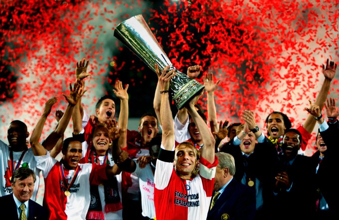 Ingenbleek's tweet image. 18 jaar geleden.... Wat een seizoen, wat een dag! Was erbij in mijn 'eigen' vakkie Q. #Feyenoord #ELFinale #backintheday