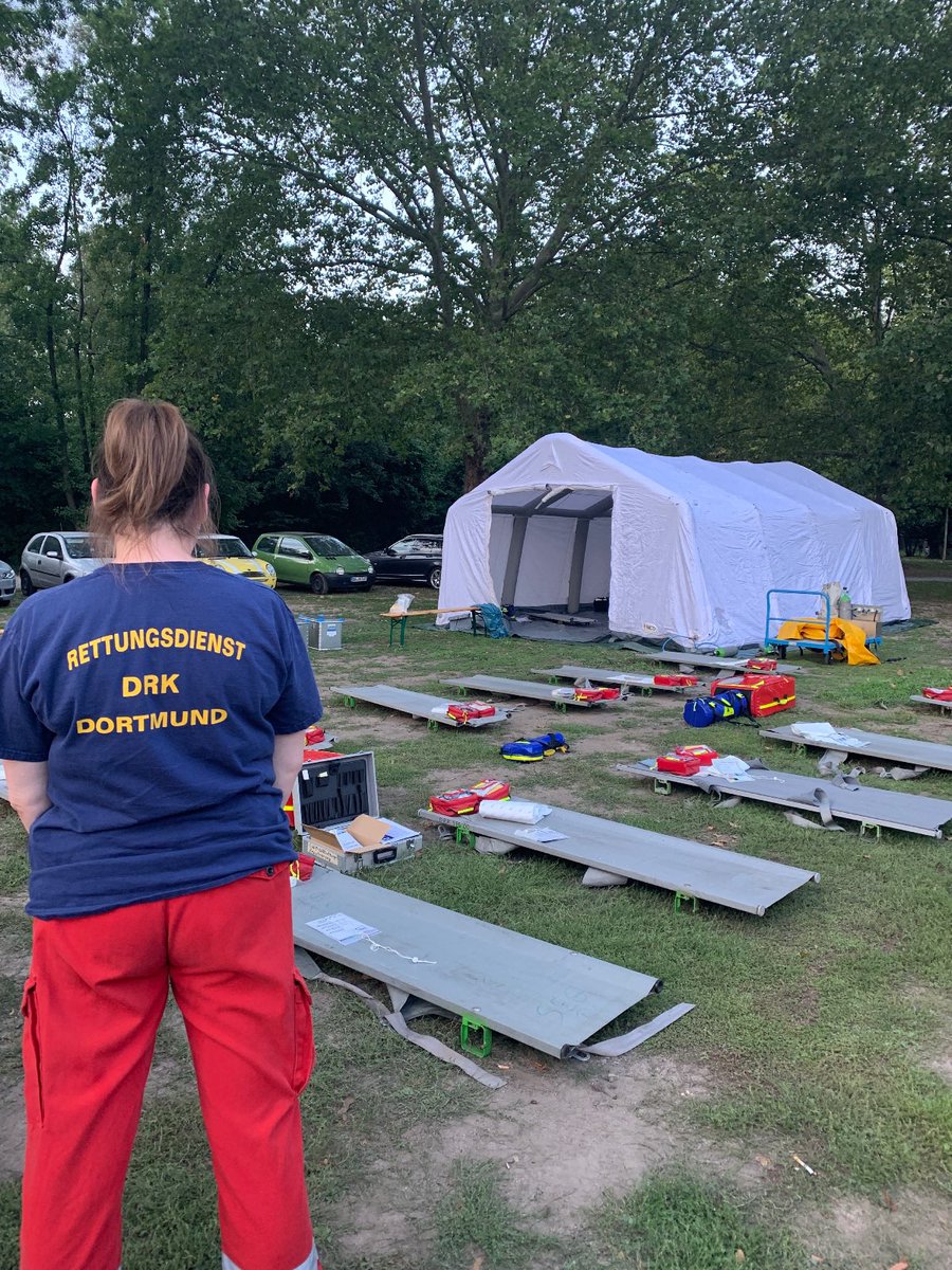 drkdo's tweet photo. #wirsagenDanke an das #Ehrenamt vom #DRK in #Dortmund zum #Weltrotkreuztag. Euer Einsatz z.B. im #Rettungsdienst, #Katastrophenschutz usw. zeigt wie wichtig gemeinnützige Hilfsorganisationen gerade jetzt bei #COVID19 für die Menschen sind. #EngagiertFürNRW #EinsatzfürDortmund https://t.co/3Fc607dW6K