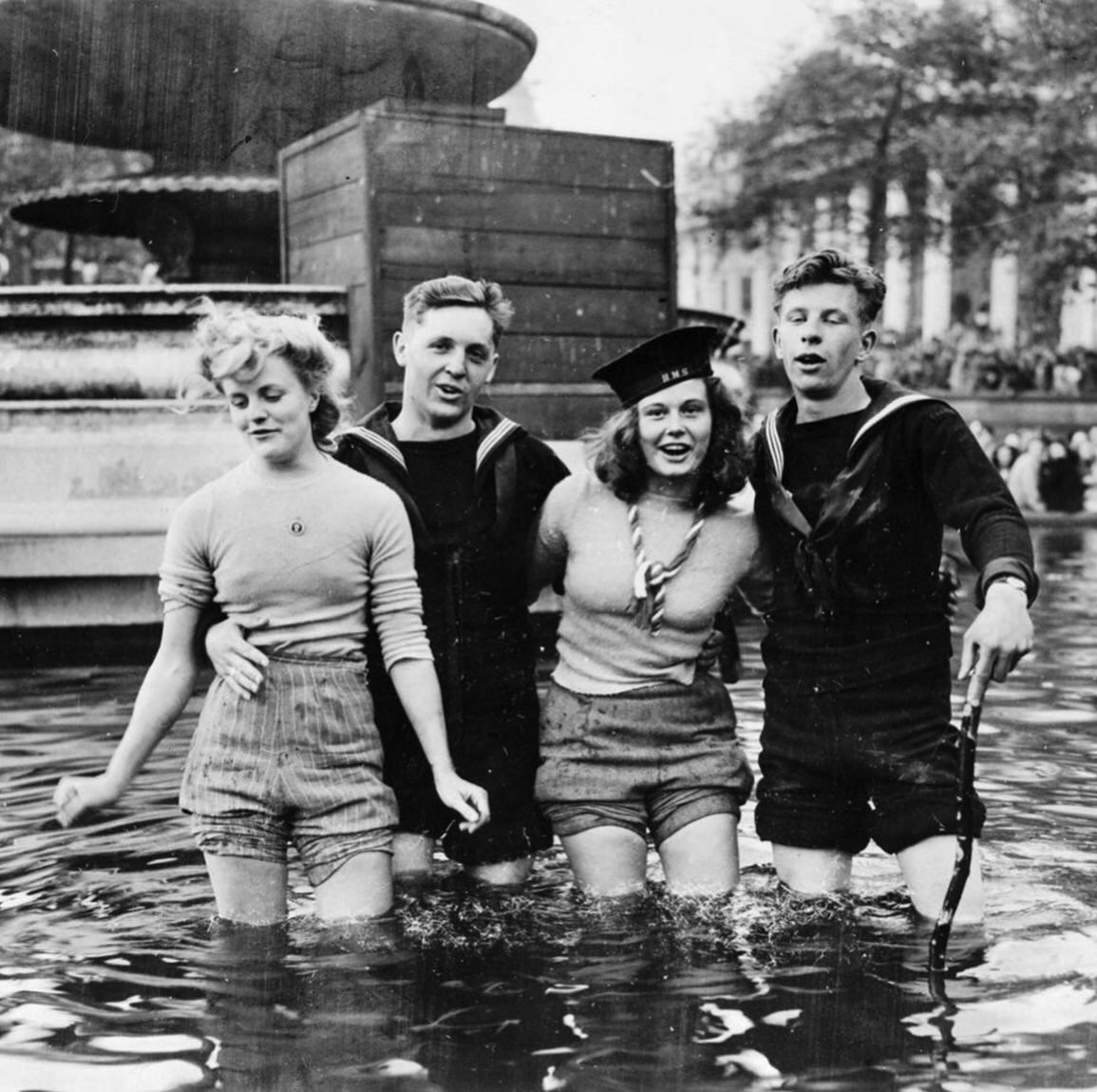 Explore 4x4 tweet media