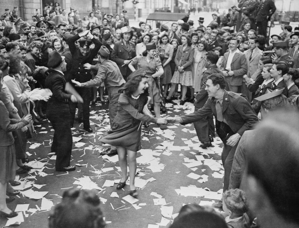 Explore 4x4 tweet media