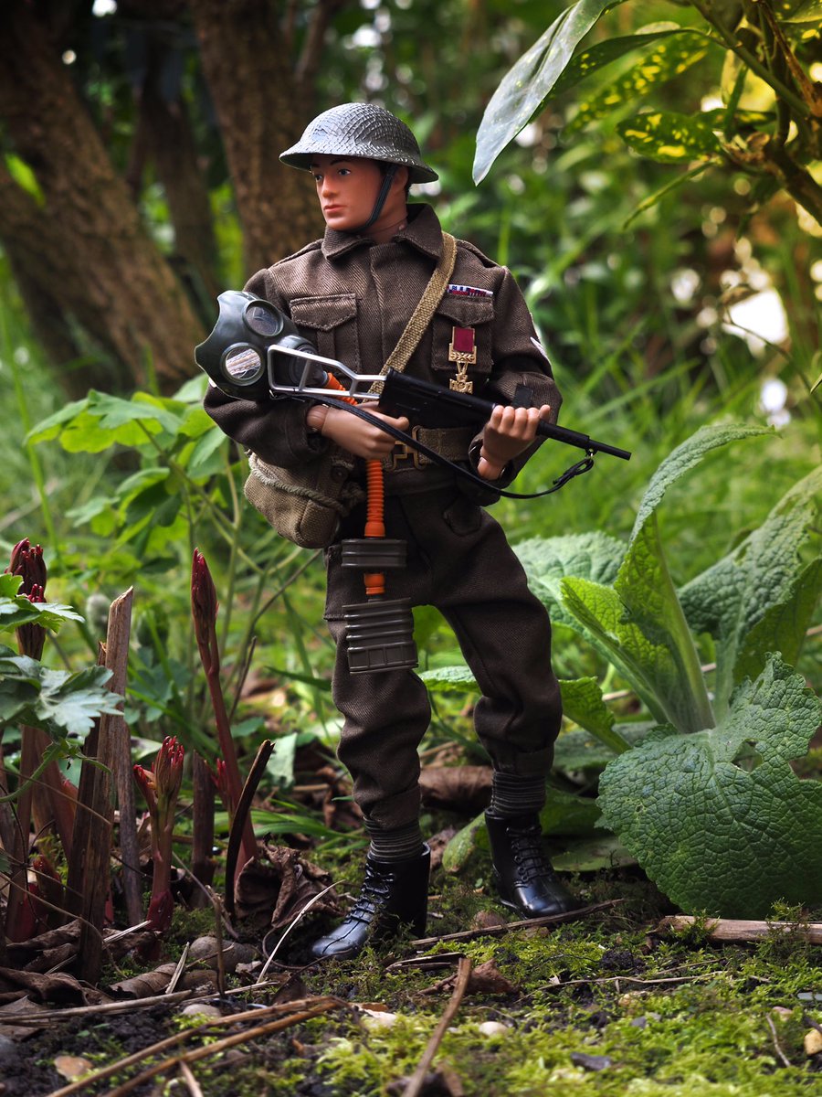 They gave up their lives so that we could live in a free country. Remembering one and all - always. Thank you to all that have served, then and now ❤️ #veday75 #remembrance #armedforces #britisharmy #royalbritishlegion #actionman #stayhome